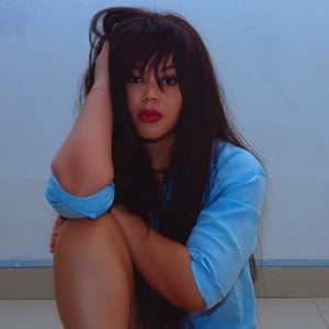 Nᴀᴅɪᴀ Bᴜᴀʀɪ