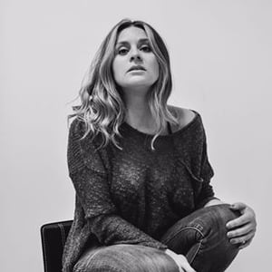 María José Necochea C .