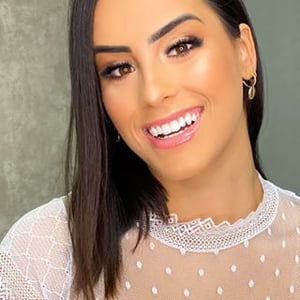 Julia Hennessy Cayuela