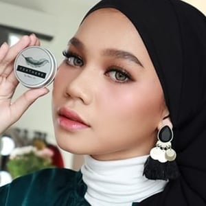 Feathers By Amira Ho