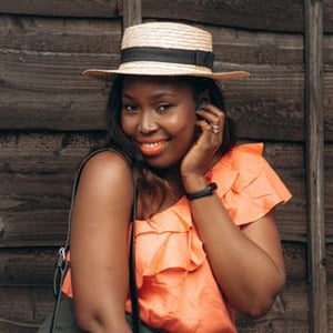 Jully  Midsize Style