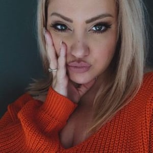 J E N N A  W A L S H