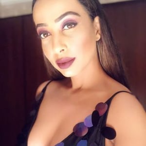 N A M I T A  A L E X A N D E R