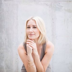 J E S S I  C A S L O A N E