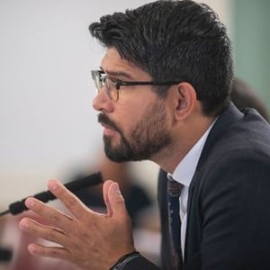 Carlos Menchaca