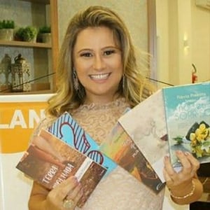 Flavia Pimenta  Escritora