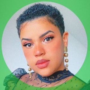 Fe Caetano Sobrancelhas