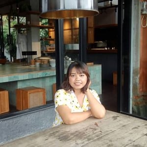 Luh Setiakerja Sambil Bisnis