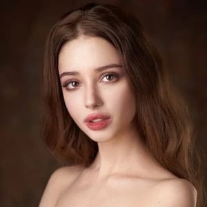 Inga Charai  Aktrisa