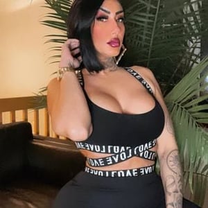 T A I L O R   G L A M