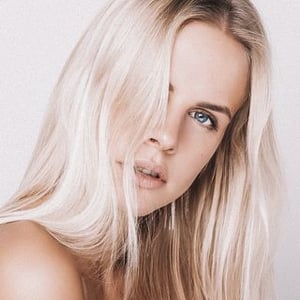 Elise Van De Meulebroucke