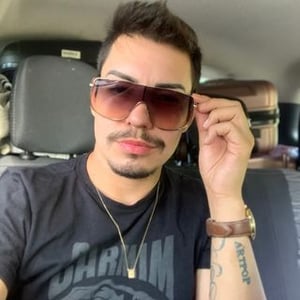 D O U G L A S R O G E Rp