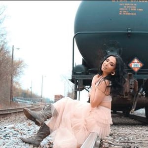 Zinah Alalusi Scarlett