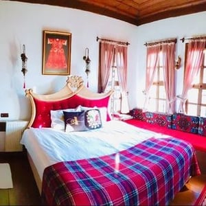 Valide Gulsen Konagi