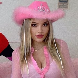 Lola Tash