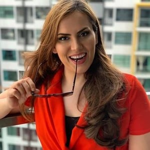 La Vie Est Belle Narges