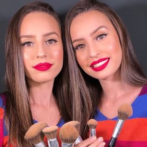 Livia E Elisa Melo