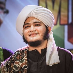 Hayyun Fii Quluubinaa