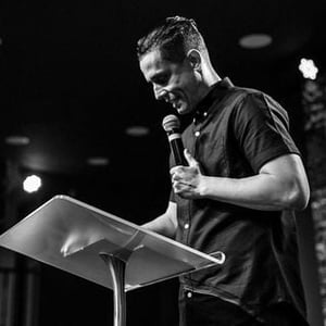 Pr . Henrique Soares