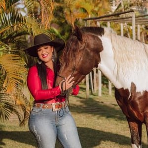 W Rosemaira Belmock W