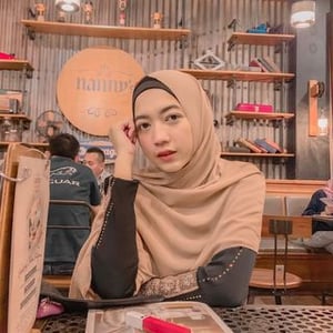 Zahra Shalwa Zenira