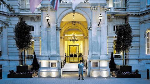 tllon-port-cochere-updated-1680-945