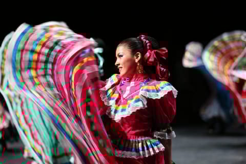 Dallas Arts District - Anita Martinez Ballet Folklorico