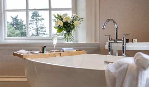 Hotel Bathrooms: London's Most Luxury Worthy Of A Stay