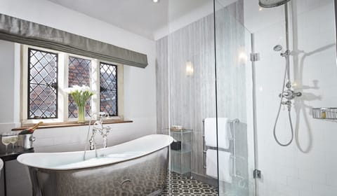 greatfostersThe Queen Anne Suite - Bathroom LOWER RES great fosters best luxury hotel bathrooms london