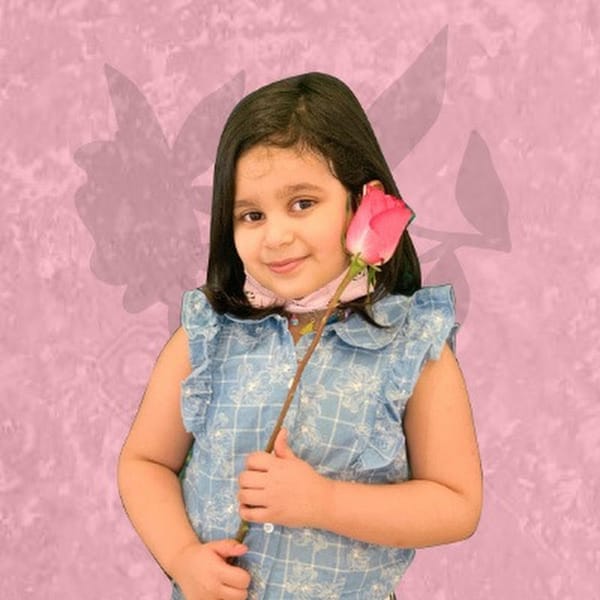Mona family – عائلة منى