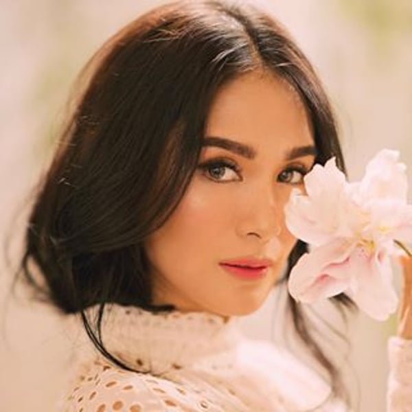 Heart Evangelista email and Instagram Influencer profile - @iamhearte  followers and engagement