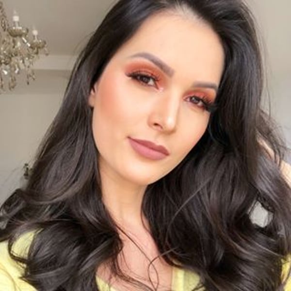Julia Cabelos De Rainha