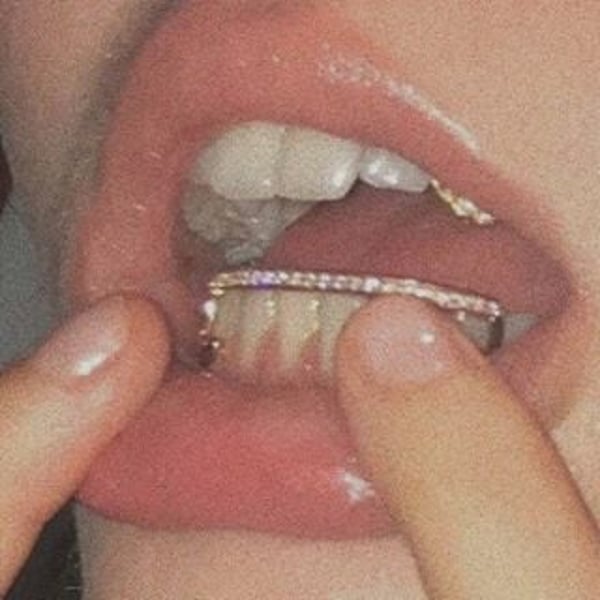 Throwbly