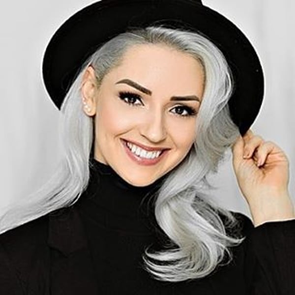 Amanda Stone