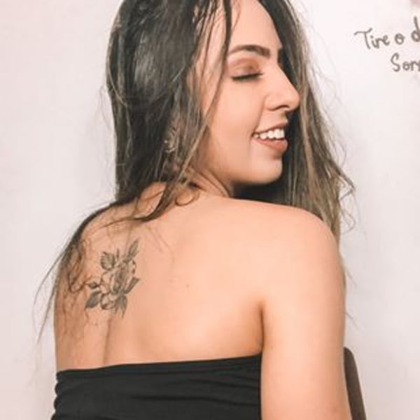 Karen Stolze