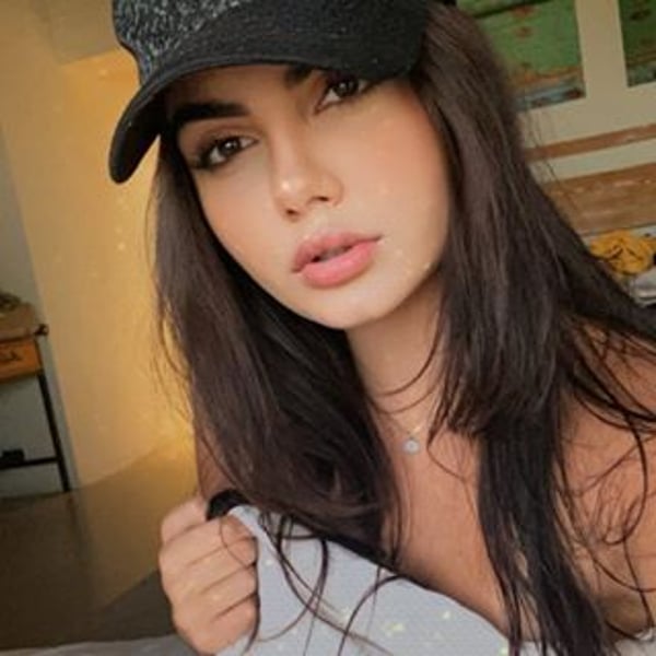 Julia Paranhos