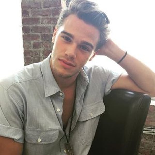 Tucker Des Lauriers