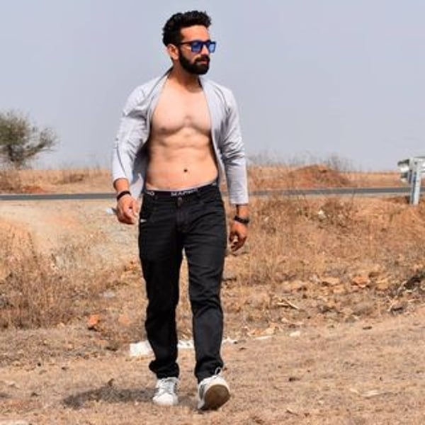 Nil Tiwari