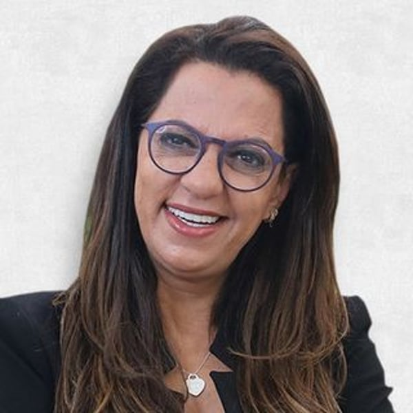 Rosy Fharia Alongamentos