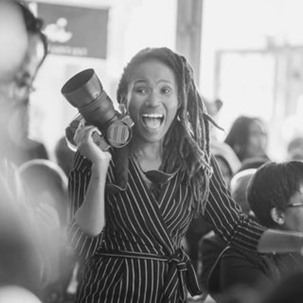 Unathi Mbonambi Photographer