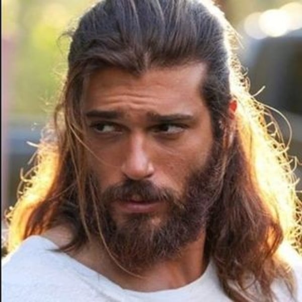 Can Yaman’s Closet