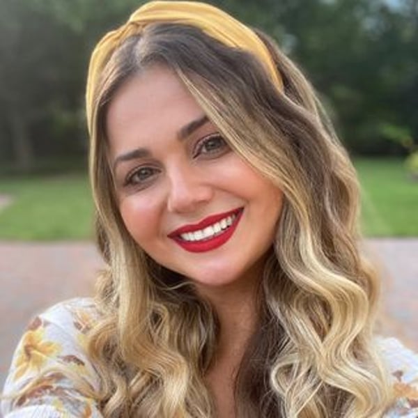 Naiara Vecchi Miranda