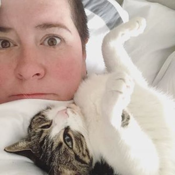 Sharon @theselfieguideto