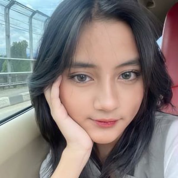 Nayla Denny Purnama.