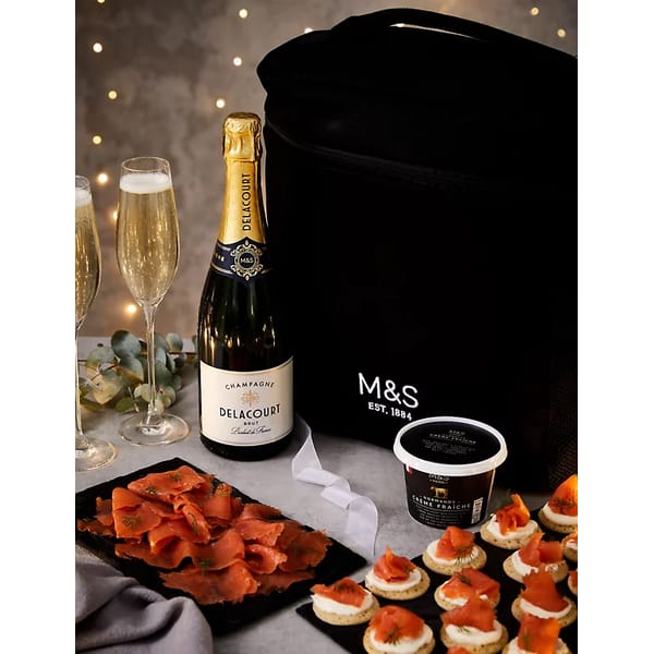 Collection Smoked Salmon & Champagne Canapes