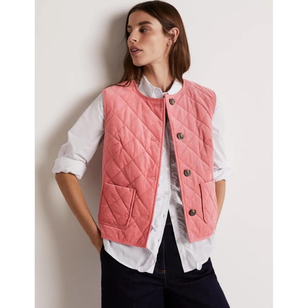 boden Quilted Vest in dusty red