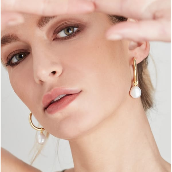 LARGE HOOP AND BAROQUE PEARL CHARM GOLD EARRING SET