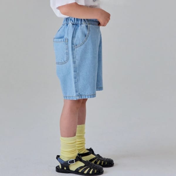 LaLa Dillon Mini 90s Style Denim Shorts (Light Denim)