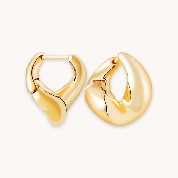 astrid _ miyu MOLTEN HOOPS IN GOLD