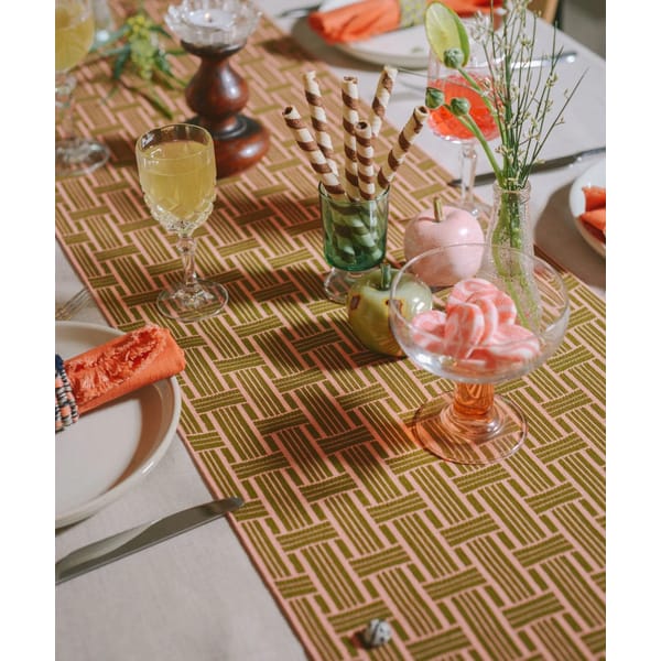 matcha-candy-basket-table-runner-- stylish table runners